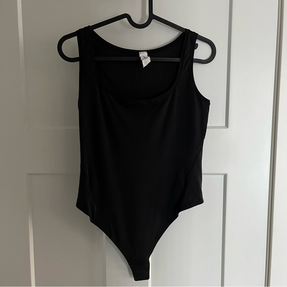 Lululemon Wundermost Ultra-Soft Nulu Square-Neck Sleeveless Bodysuit, size M